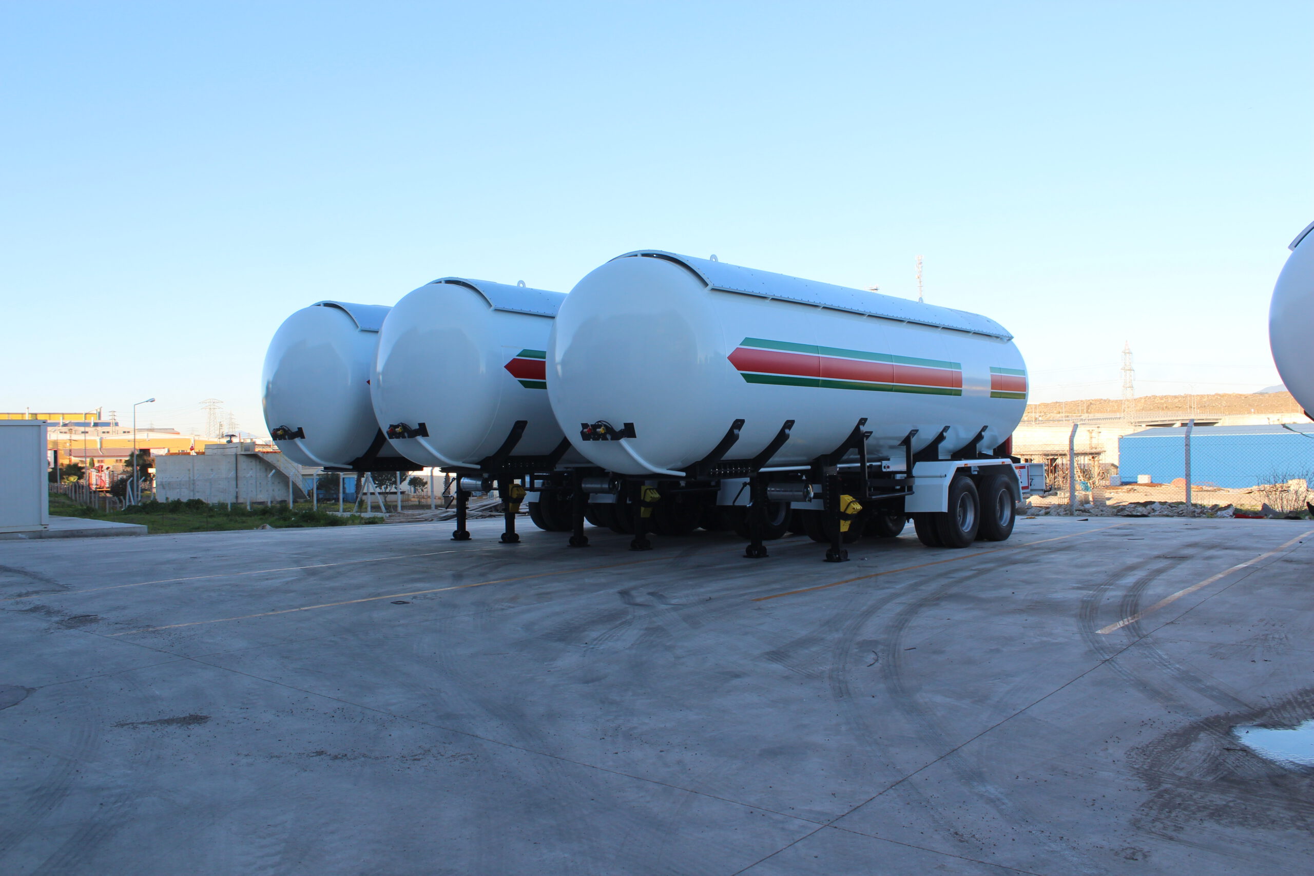 2 ejes: tanque de transporte de tijera inverso - Tanques industriales y recipientes a presión - TT-TM-001