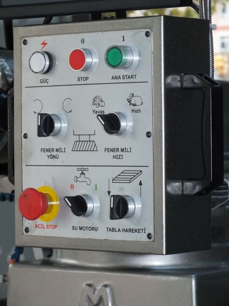 Molder Fräsmaschine - Digital - 3 Axis Automatic - Taiwan - Metallbearbeitungsmaschinen und -geräte - HYM-3 VA