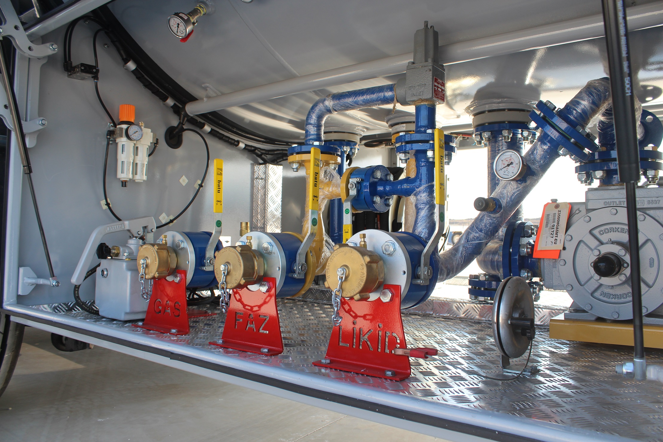 Flaschen-LPG-Transporttank (4 Achsen) - Industrial Tanks and Pressure Vessels - TT-4D-001